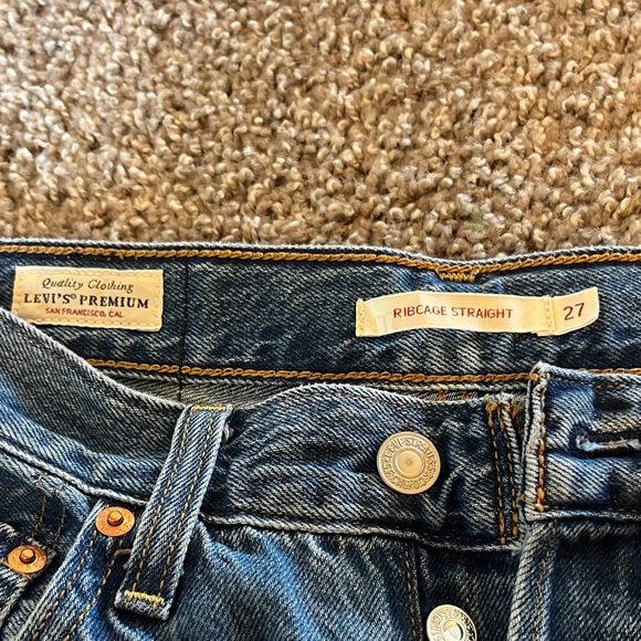 Levi’s Ribcage Straight - Picture 2 of 9